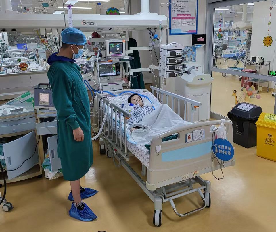 东港市跨省救护车出租公司