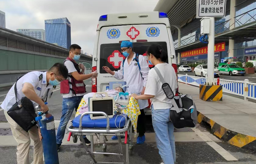 东港市救护车出租公司